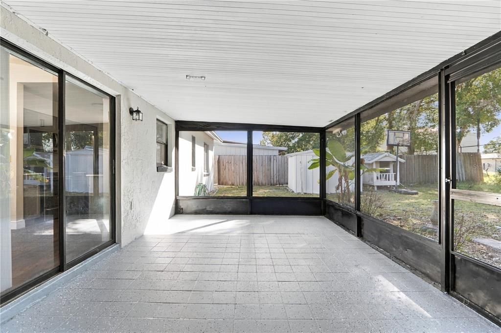 For Sale: $319,995 (3 beds, 2 baths, 1352 Square Feet)