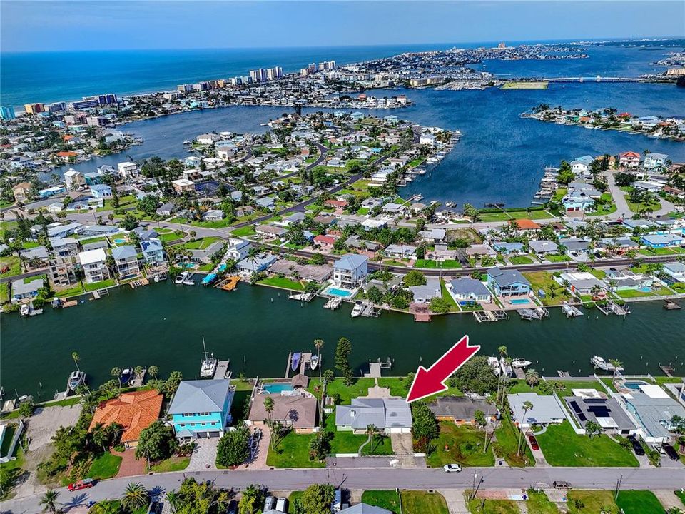 En Venta: $1,300,000 (2 camas, 2 baños, 2728 Pies cuadrados)