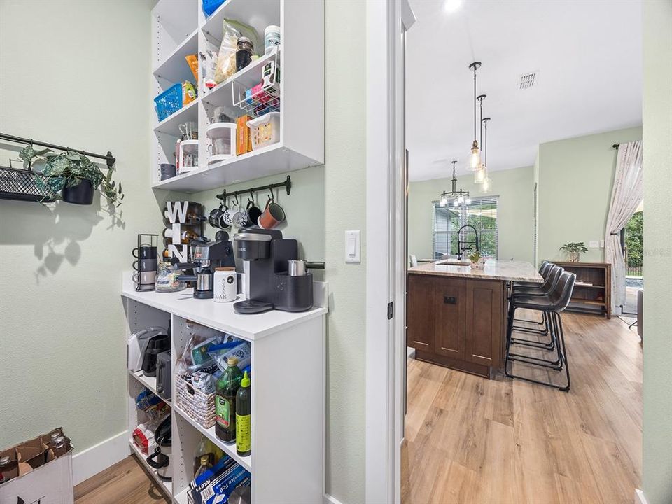 En Venta: $1,399,800 (5 camas, 3 baños, 4272 Pies cuadrados)