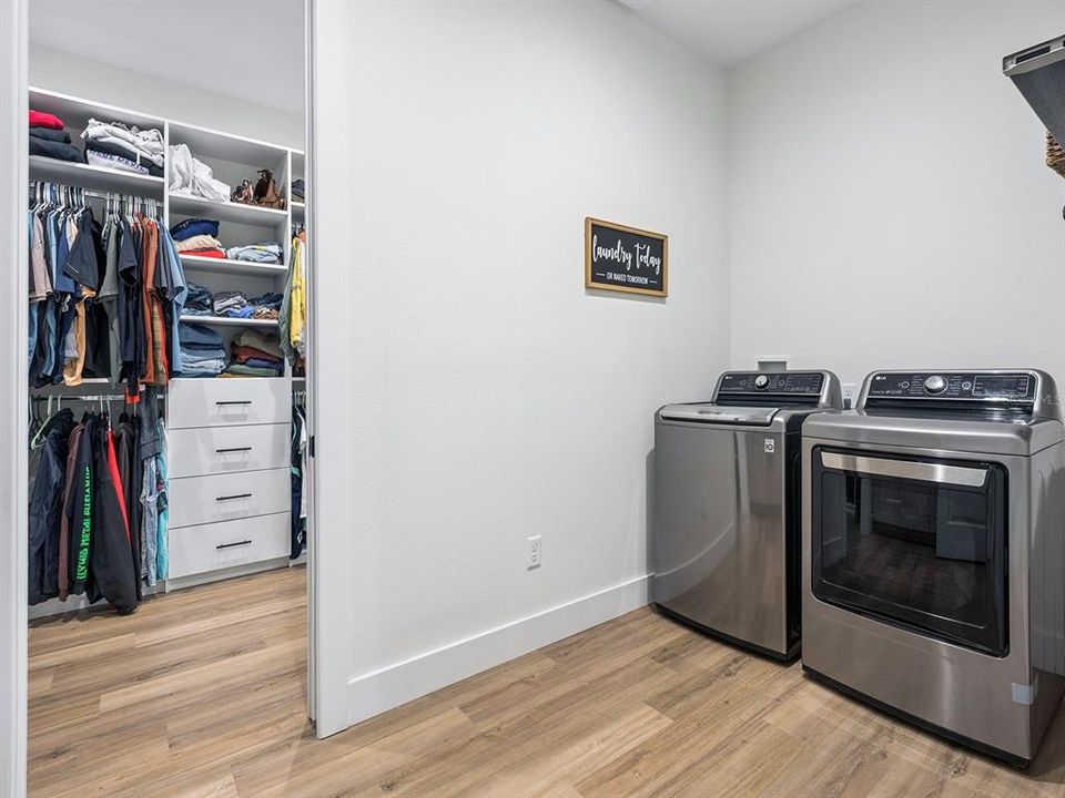 En Venta: $1,399,800 (5 camas, 3 baños, 4272 Pies cuadrados)