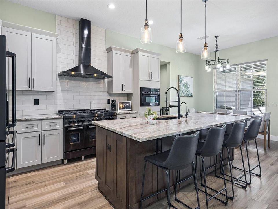 En Venta: $1,399,800 (5 camas, 3 baños, 4272 Pies cuadrados)