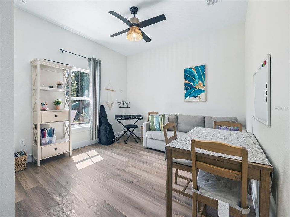 En Venta: $1,399,800 (5 camas, 3 baños, 4272 Pies cuadrados)