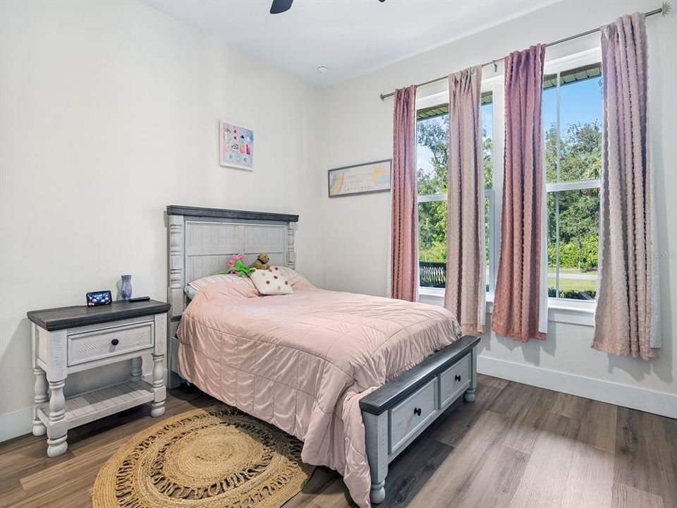 En Venta: $1,399,800 (5 camas, 3 baños, 4272 Pies cuadrados)