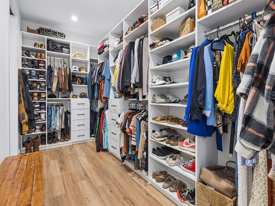 En Venta: $1,399,800 (5 camas, 3 baños, 4272 Pies cuadrados)
