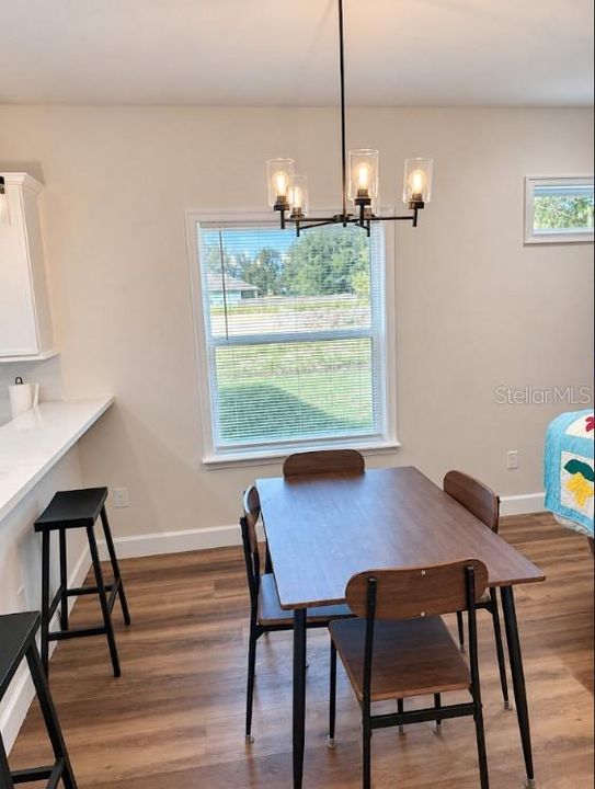 En Venta: $274,999 (3 camas, 2 baños, 1371 Pies cuadrados)