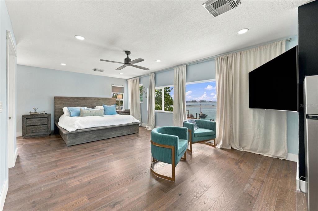 En Venta: $1,750,000 (6 camas, 5 baños, 3132 Pies cuadrados)