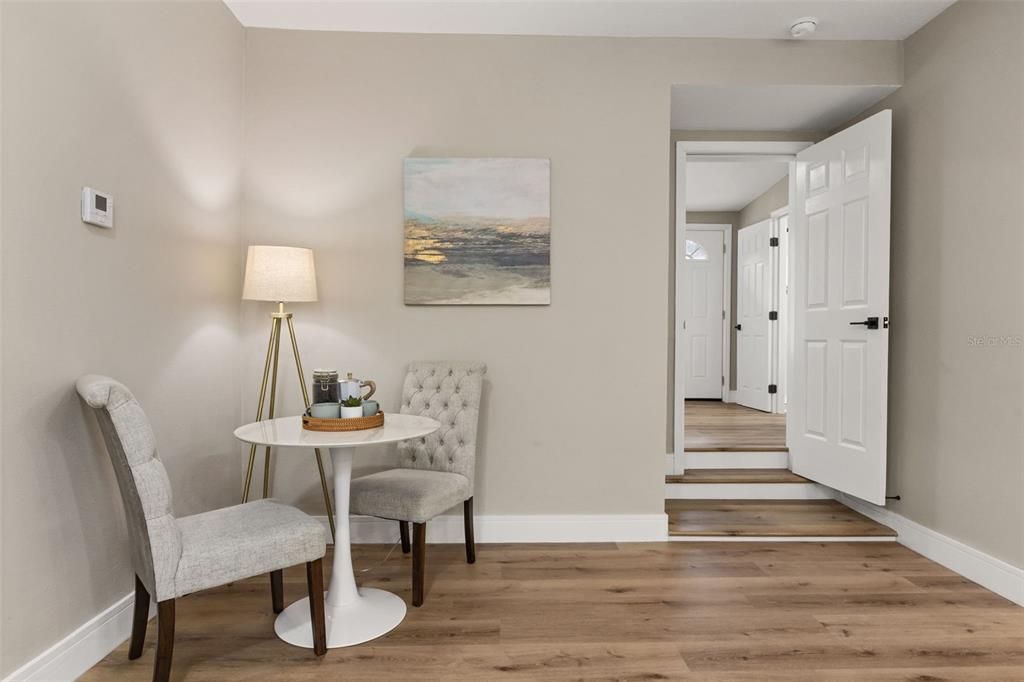 En Venta: $549,900 (5 camas, 3 baños, 1916 Pies cuadrados)
