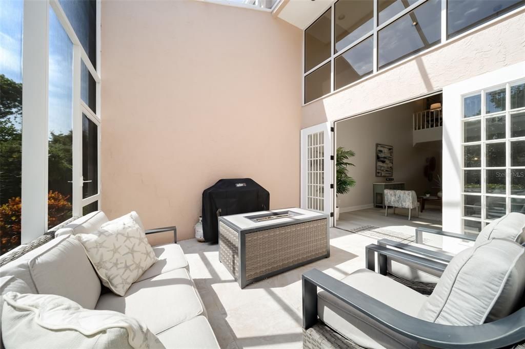 En Venta: $645,000 (3 camas, 3 baños, 2172 Pies cuadrados)