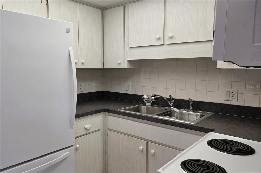 For Rent: $1,250 (2 beds, 1 baths, 768 Square Feet)