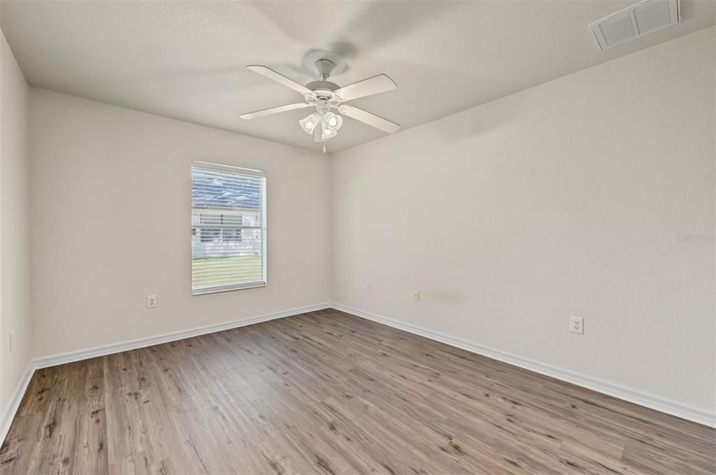 En Venta: $399,000 (4 camas, 3 baños, 3049 Pies cuadrados)