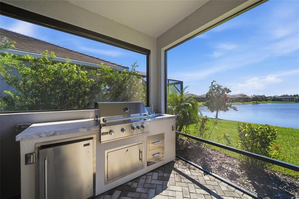 En Venta: $795,000 (3 camas, 2 baños, 2427 Pies cuadrados)