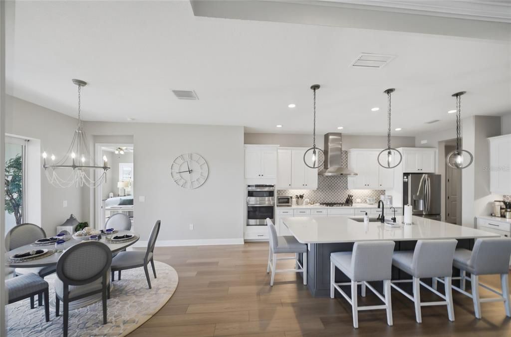 En Venta: $795,000 (3 camas, 2 baños, 2427 Pies cuadrados)