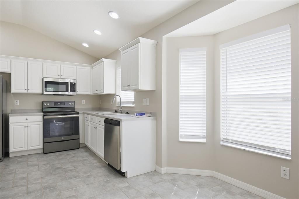 En Venta: $369,900 (3 camas, 2 baños, 1884 Pies cuadrados)