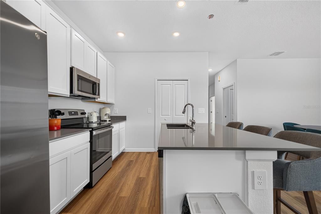 For Rent: $3,000 (3 beds, 2 baths, 1755 Square Feet)