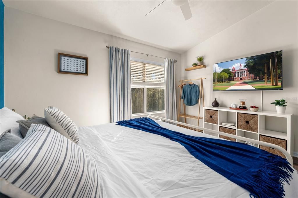 For Sale: $149,900 (2 beds, 2 baths, 1176 Square Feet)