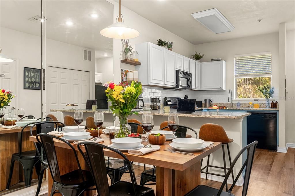 For Sale: $149,900 (2 beds, 2 baths, 1176 Square Feet)