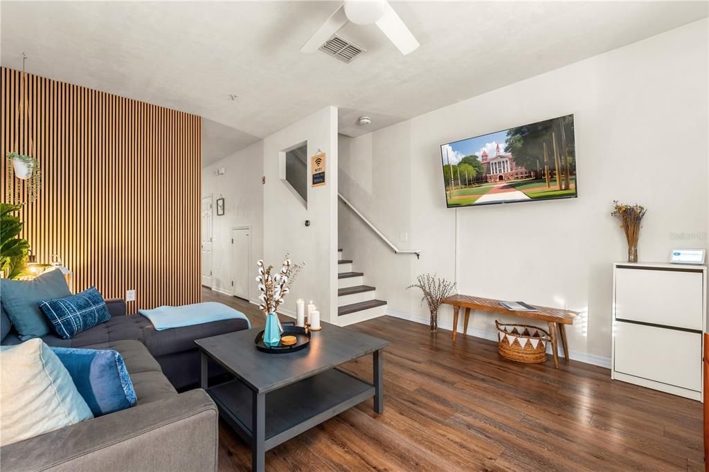 For Sale: $149,900 (2 beds, 2 baths, 1176 Square Feet)