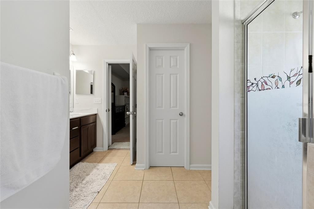 En Venta: $359,900 (4 camas, 2 baños, 1882 Pies cuadrados)