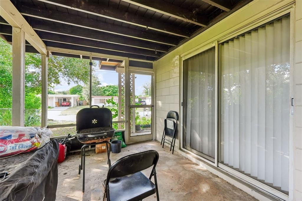 На продажу: $289,000 (4 спален, 2 ванн, 1196 Квадратных фут)