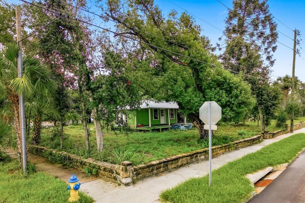 For Sale: $250,000 (3 beds, 2 baths, 1632 Square Feet)