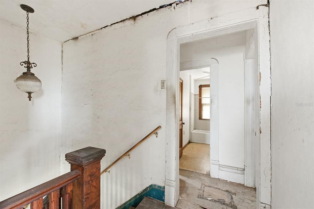 For Sale: $250,000 (3 beds, 2 baths, 1632 Square Feet)