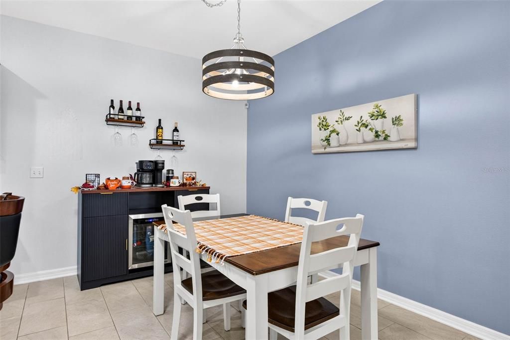 En Venta: $325,000 (3 camas, 2 baños, 1569 Pies cuadrados)