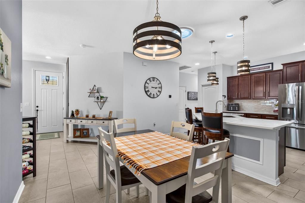 En Venta: $325,000 (3 camas, 2 baños, 1569 Pies cuadrados)