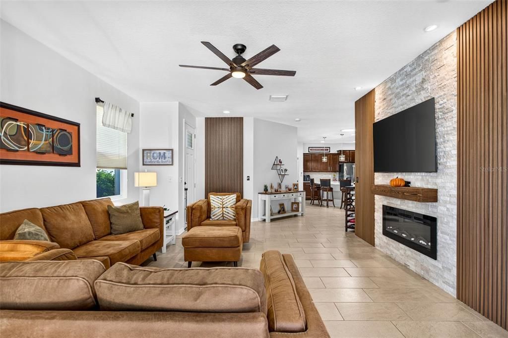 En Venta: $325,000 (3 camas, 2 baños, 1569 Pies cuadrados)