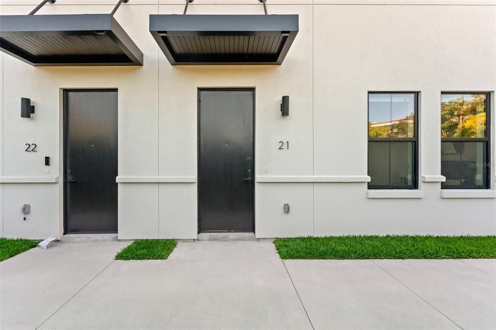For Sale: $785,000 (3 beds, 3 baths, 2104 Square Feet)