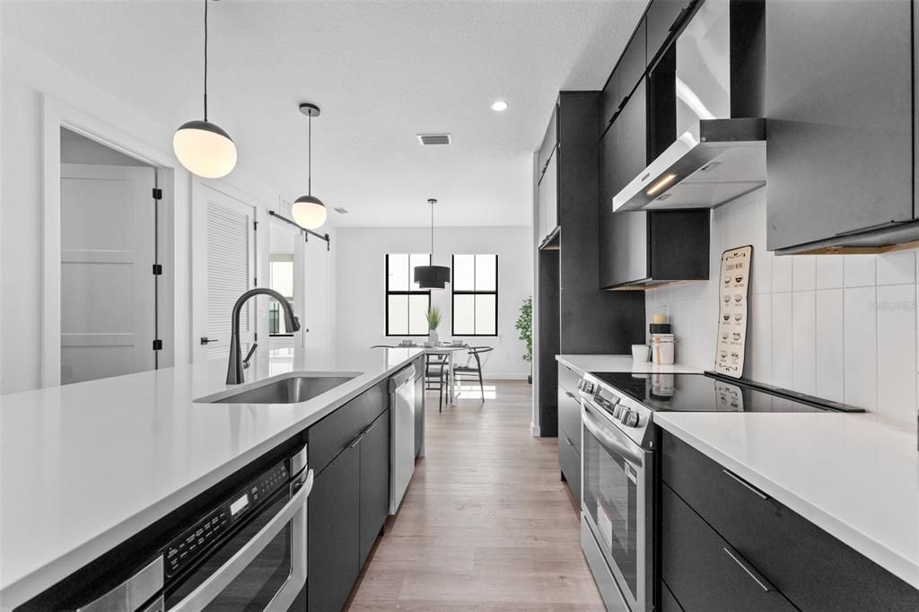 For Sale: $785,000 (3 beds, 3 baths, 2104 Square Feet)