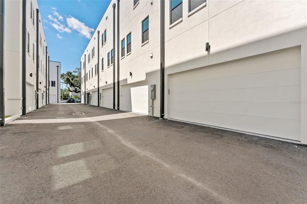 For Sale: $785,000 (3 beds, 3 baths, 2104 Square Feet)