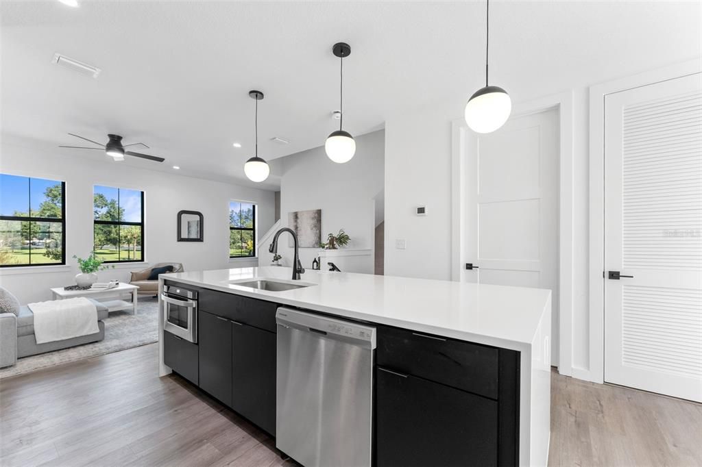 For Sale: $785,000 (3 beds, 3 baths, 2104 Square Feet)