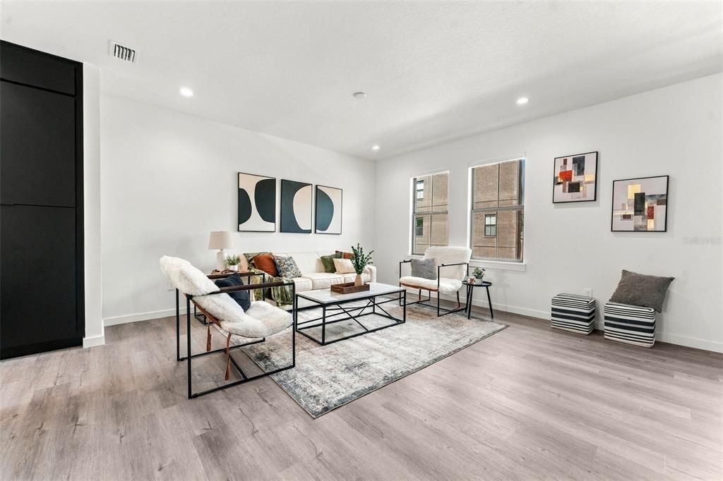 For Sale: $850,000 (3 beds, 3 baths, 2294 Square Feet)