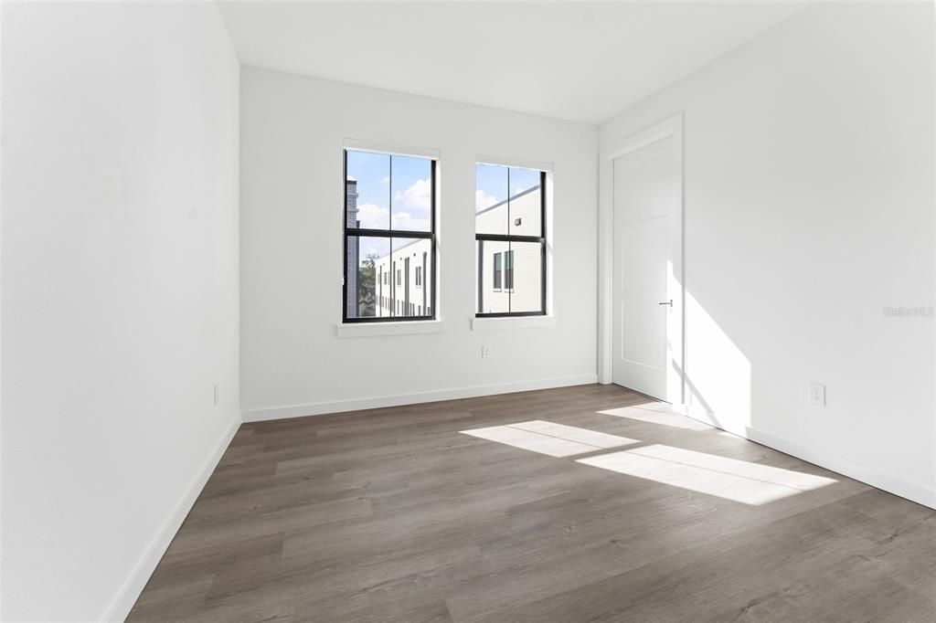 For Sale: $850,000 (3 beds, 3 baths, 2294 Square Feet)