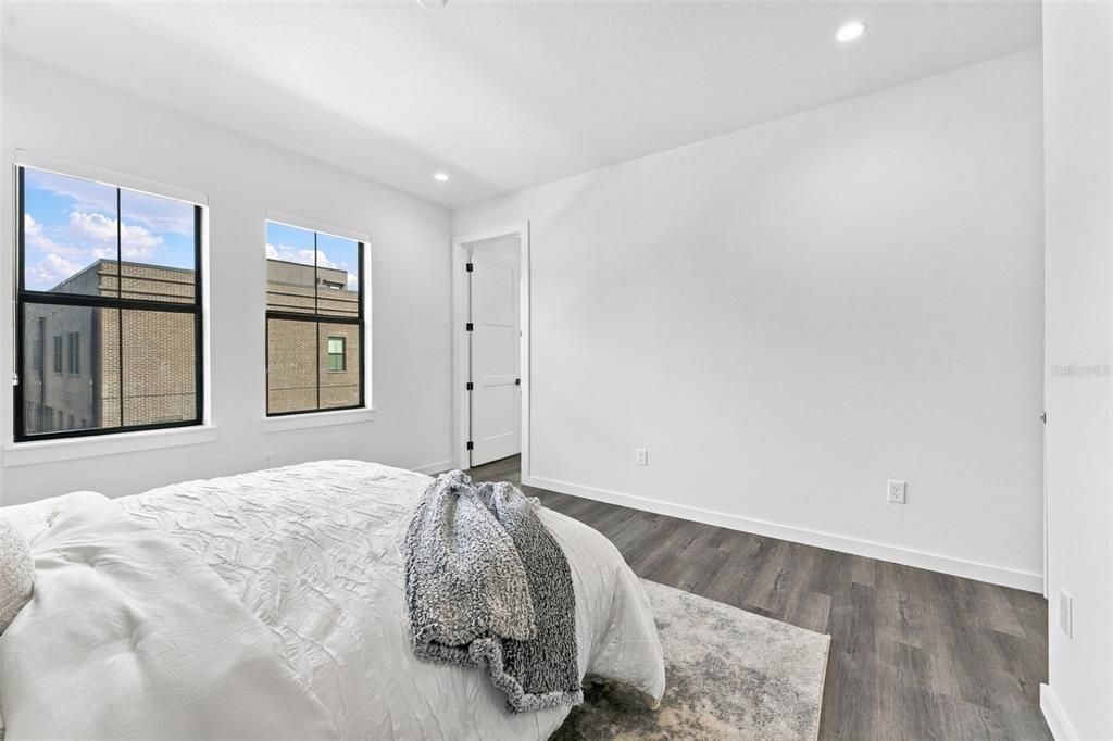 For Sale: $850,000 (3 beds, 3 baths, 2294 Square Feet)
