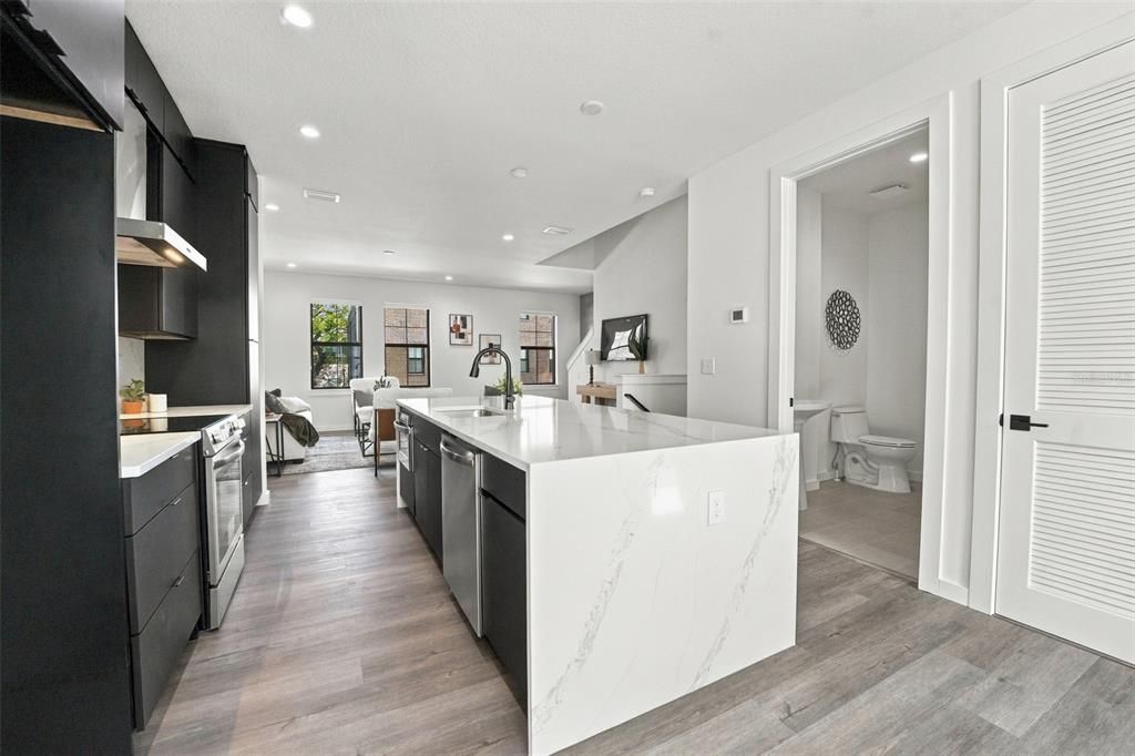 For Sale: $850,000 (3 beds, 3 baths, 2294 Square Feet)