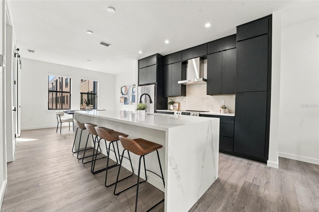 For Sale: $850,000 (3 beds, 3 baths, 2294 Square Feet)