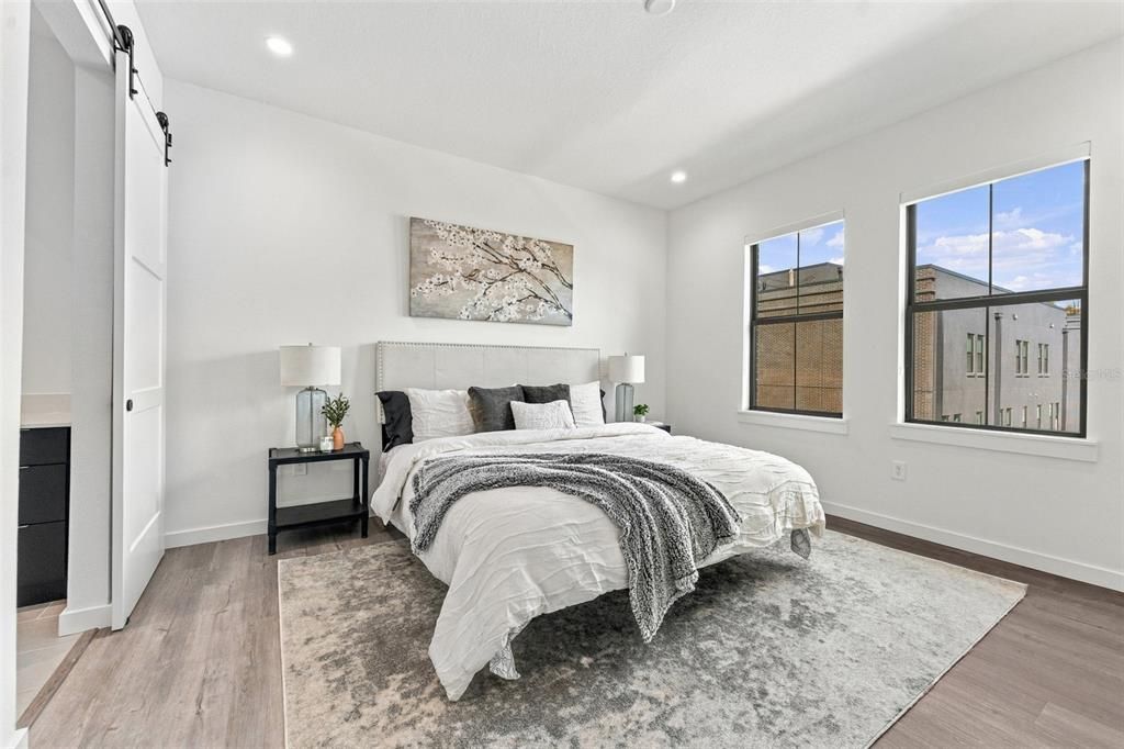 For Sale: $850,000 (3 beds, 3 baths, 2294 Square Feet)