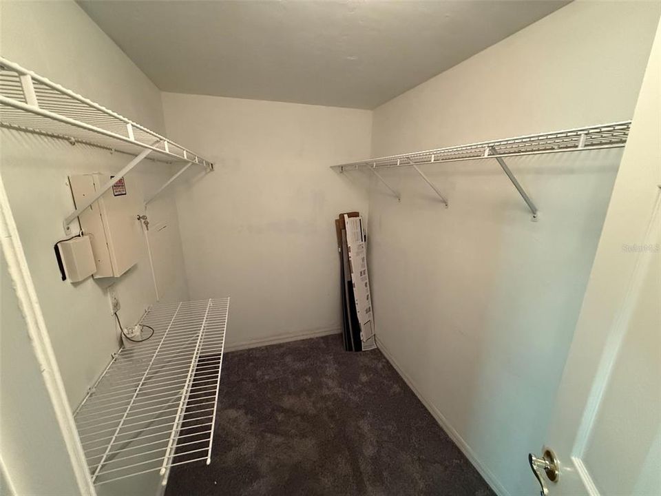 For Sale: $255,000 (3 beds, 3 baths, 1736 Square Feet)