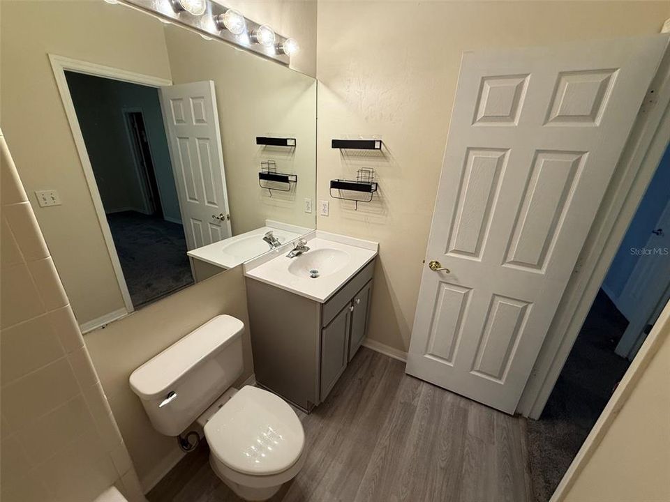 For Sale: $255,000 (3 beds, 3 baths, 1736 Square Feet)