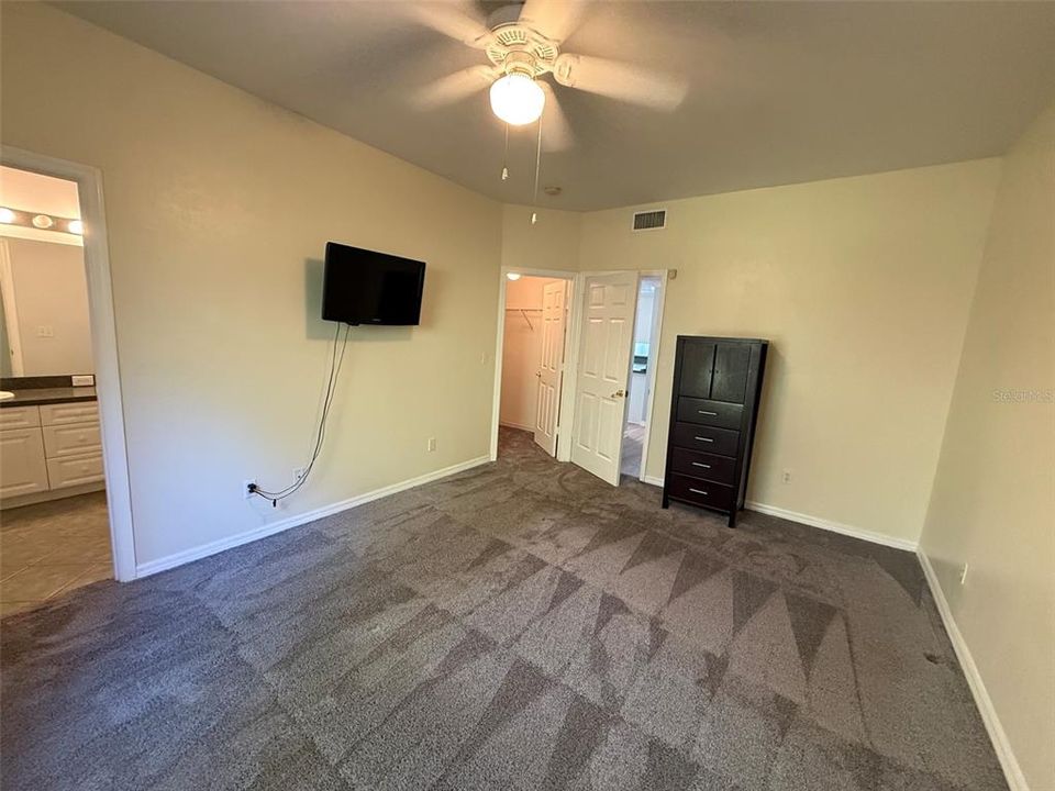 For Sale: $255,000 (3 beds, 3 baths, 1736 Square Feet)