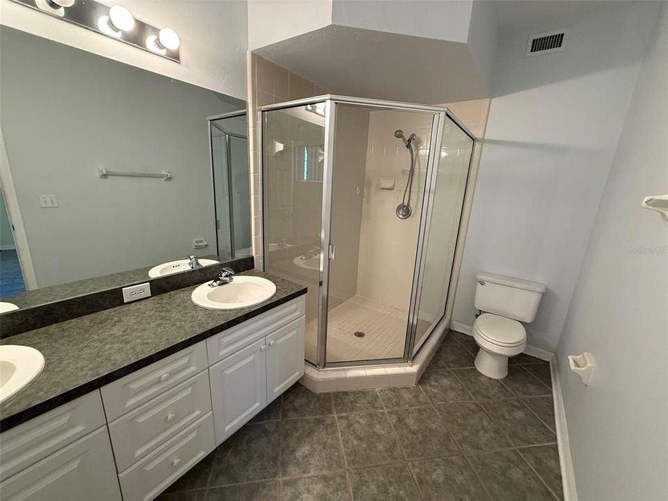 For Sale: $255,000 (3 beds, 3 baths, 1736 Square Feet)
