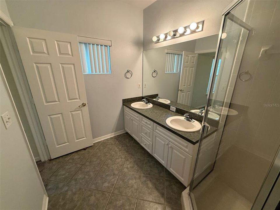 For Sale: $255,000 (3 beds, 3 baths, 1736 Square Feet)