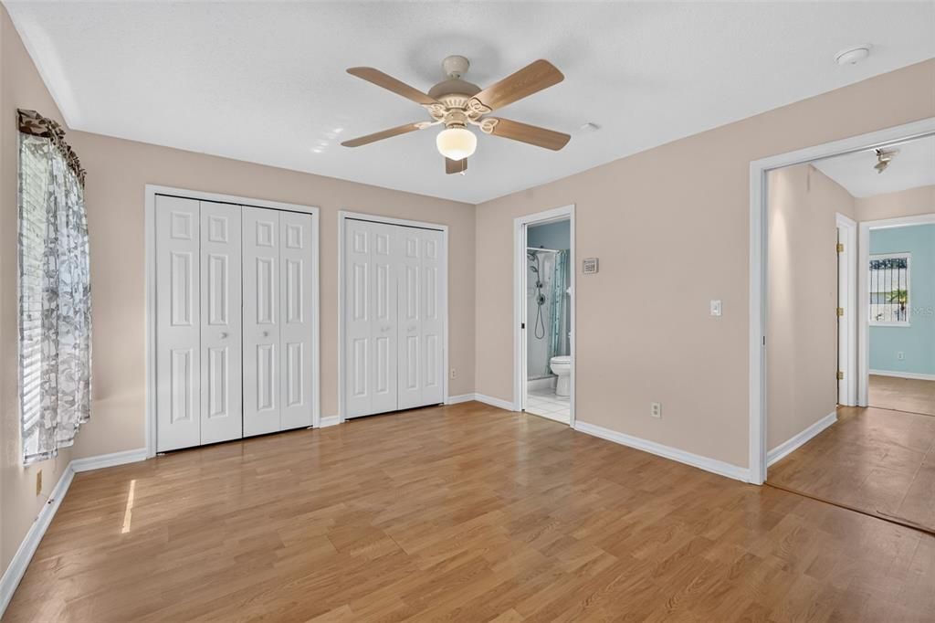На продажу: $239,900 (2 спален, 2 ванн, 1447 Квадратных фут)