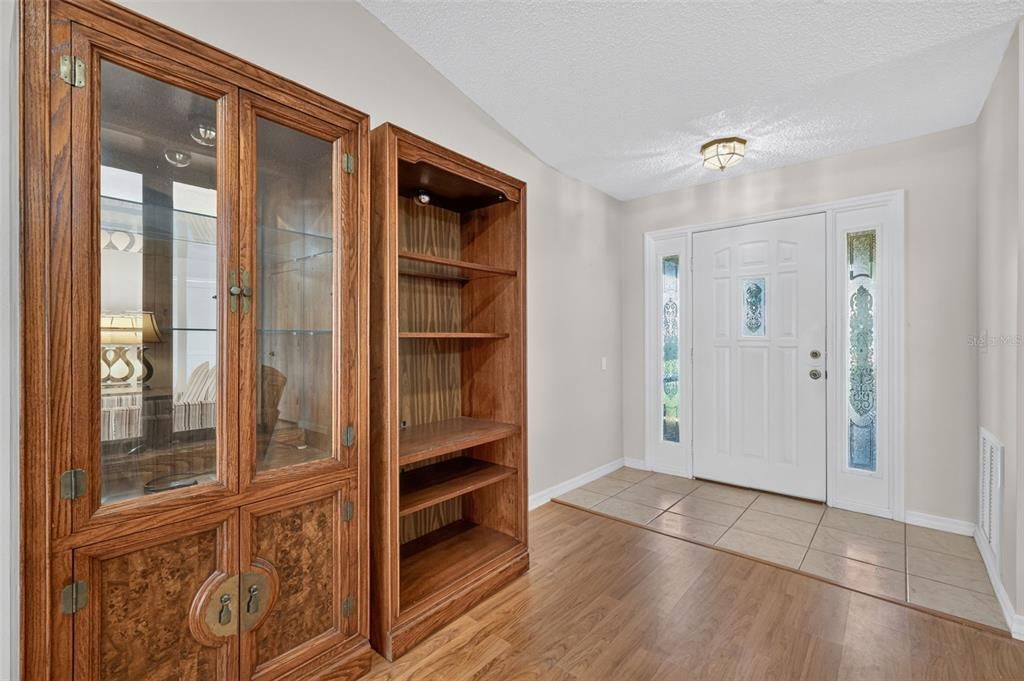 На продажу: $239,900 (2 спален, 2 ванн, 1447 Квадратных фут)