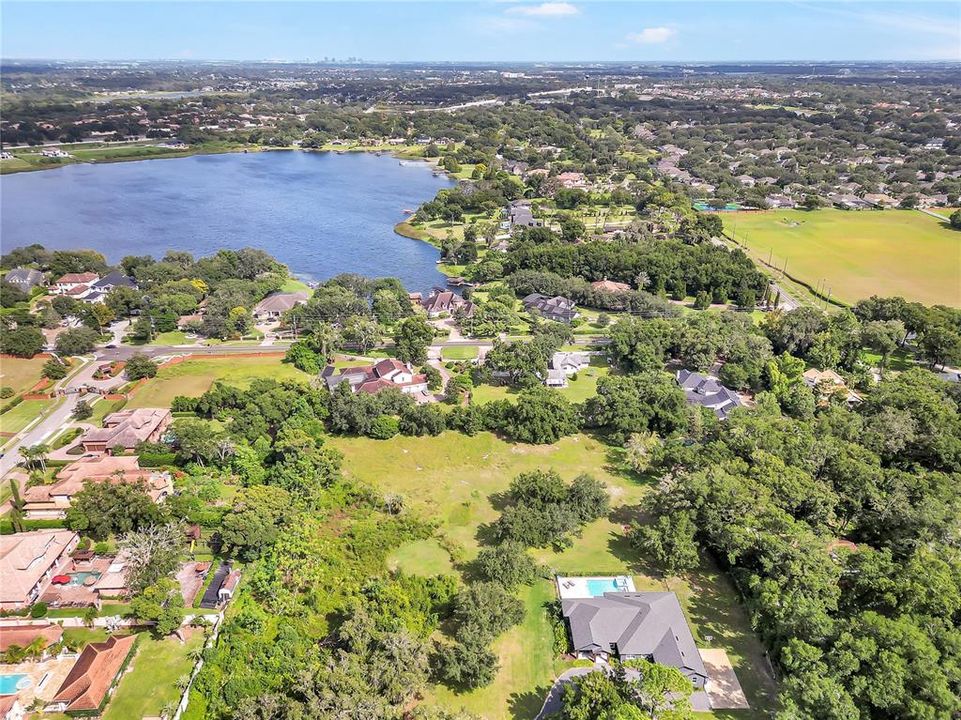 待售: $995,000 (1.44 acres)