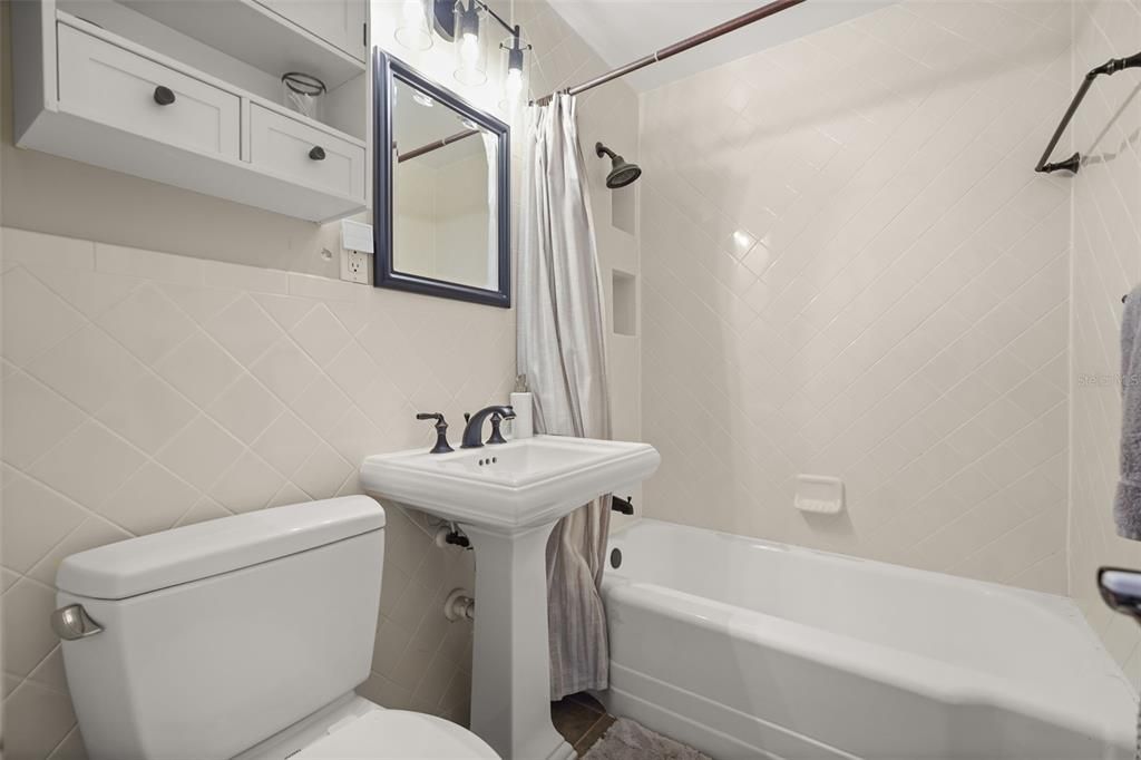 На продажу: $699,000 (3 спален, 2 ванн, 2008 Квадратных фут)