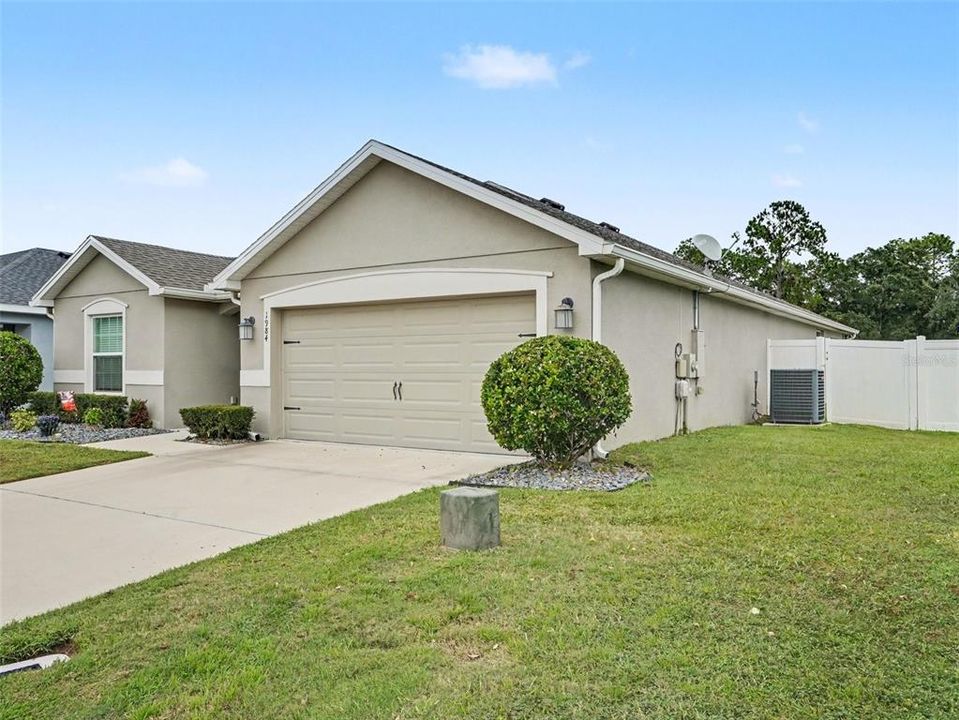 For Sale: $365,000 (3 beds, 2 baths, 1990 Square Feet)