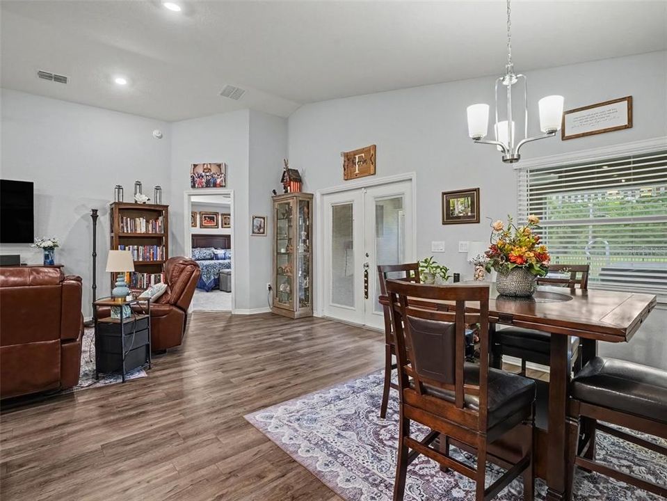 For Sale: $365,000 (3 beds, 2 baths, 1990 Square Feet)
