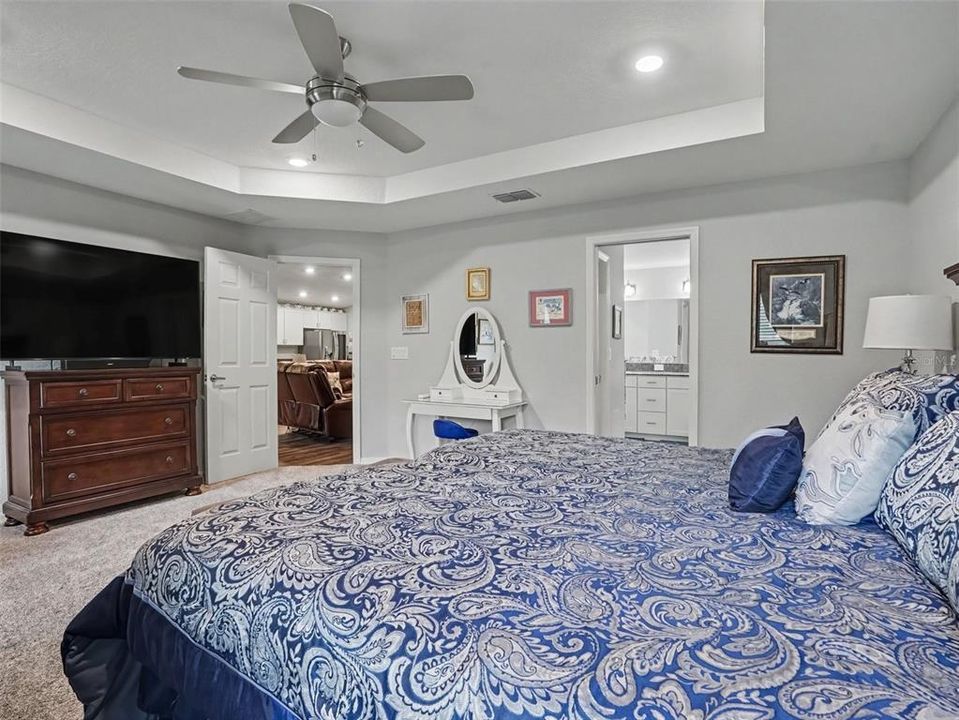 For Sale: $365,000 (3 beds, 2 baths, 1990 Square Feet)